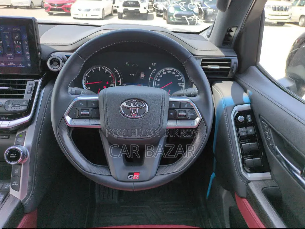 Toyota Land Cruiser LC300 2021 Black