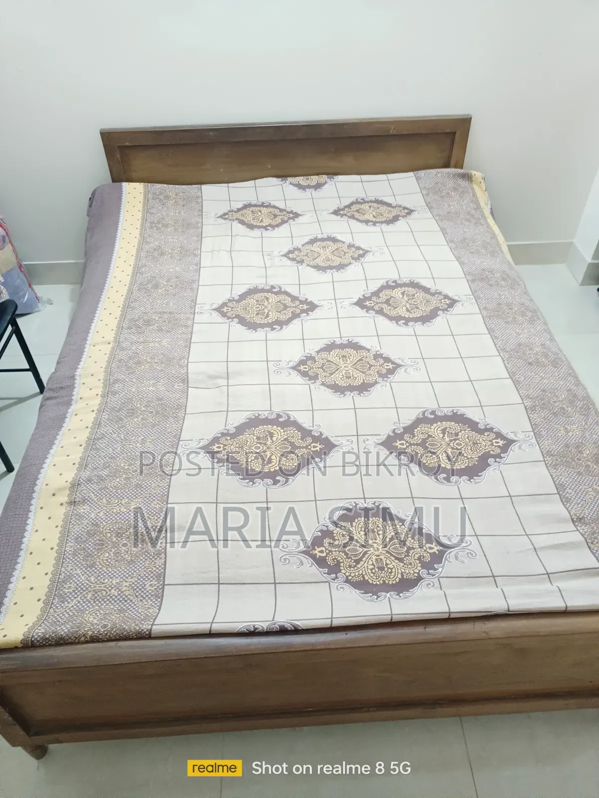 Showcase, Dressing Table, Bed Sell