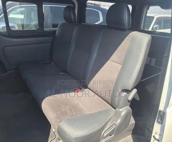 Toyota HiAce 2022