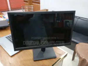 Dell 19" Full Fresh Glossy Display Monitor