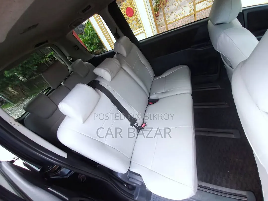 Toyota Noah 2.0 143hp FWD (7 Seater) 2013 Blue