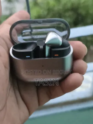 স্যামসাং বাডস ৩ প্রো