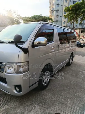 Toyota HiAce 2016 Silver