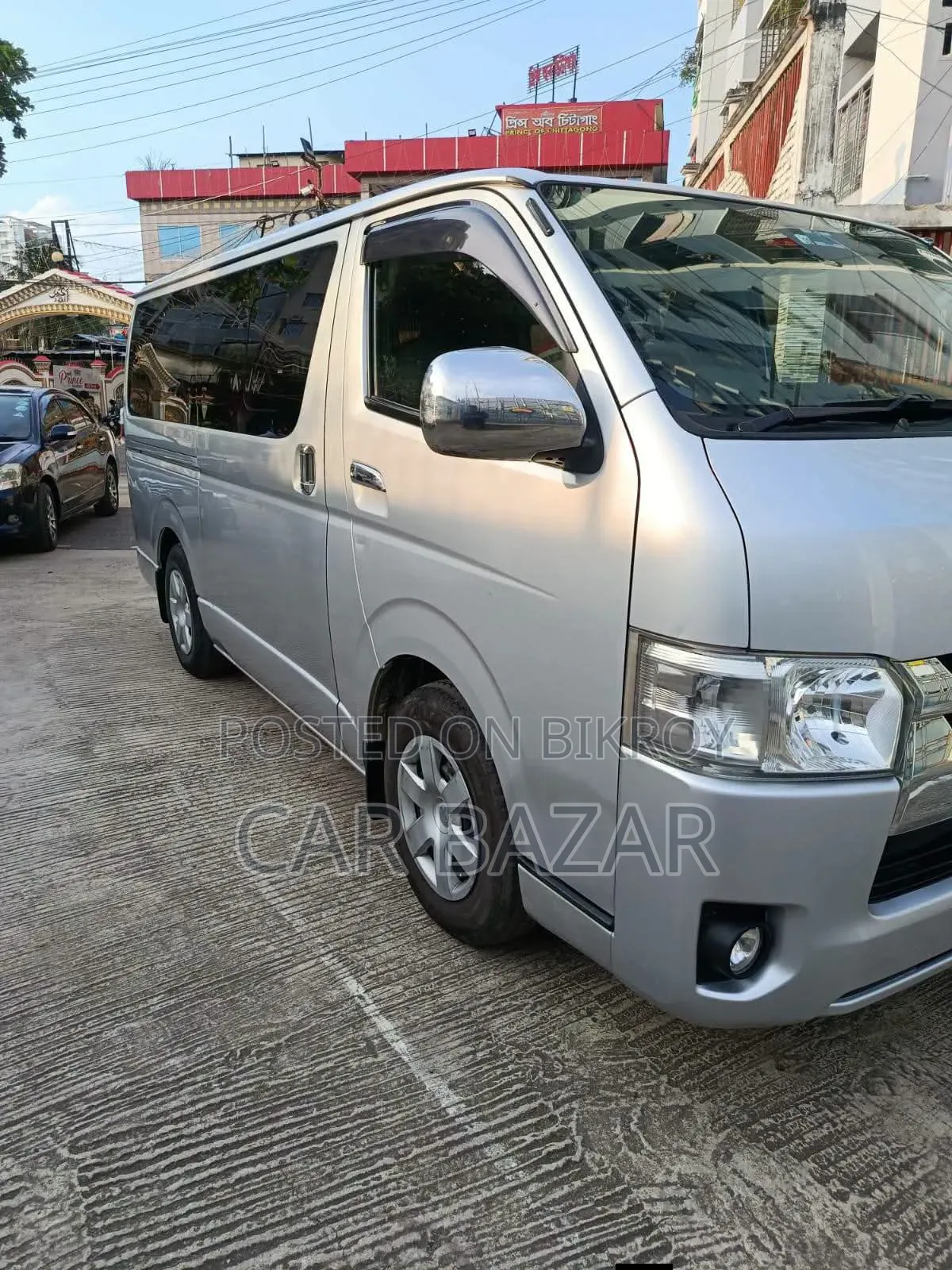 Toyota HiAce 2016 Silver