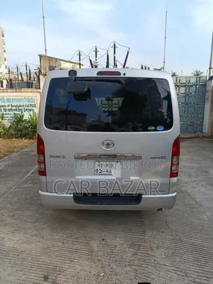 Toyota HiAce 2016 Silver