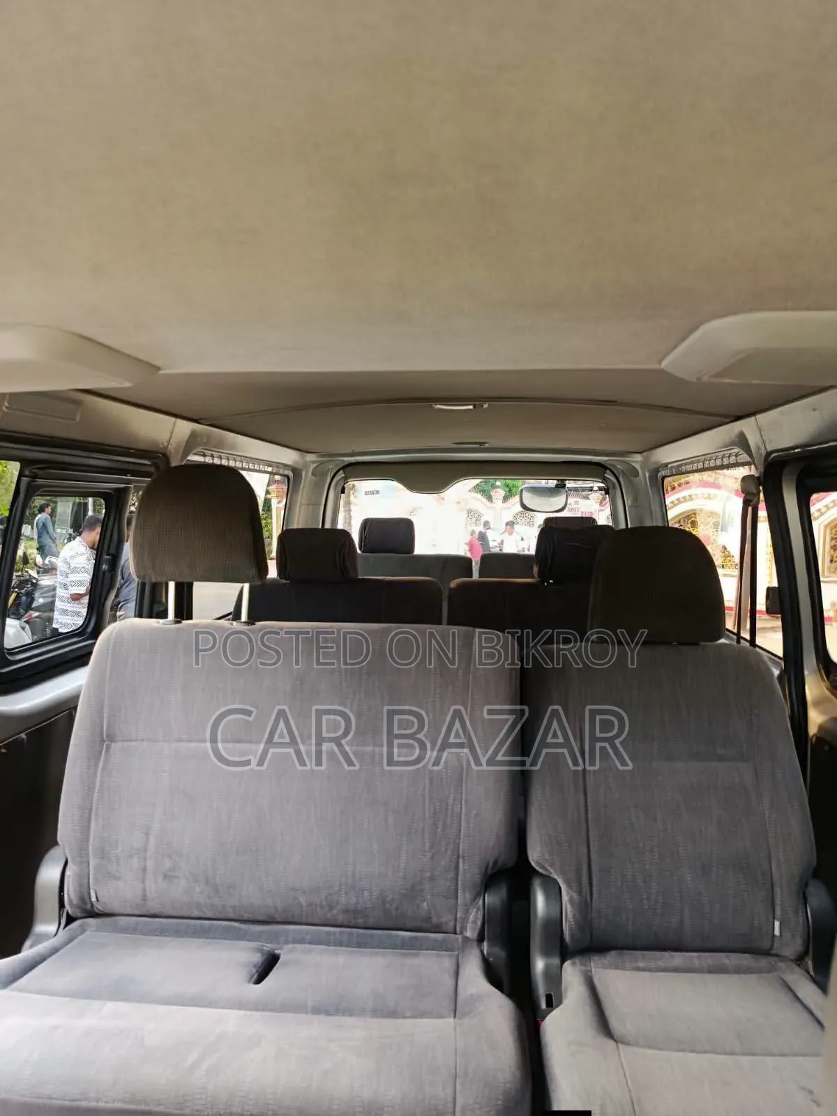 Toyota HiAce 2016 Silver