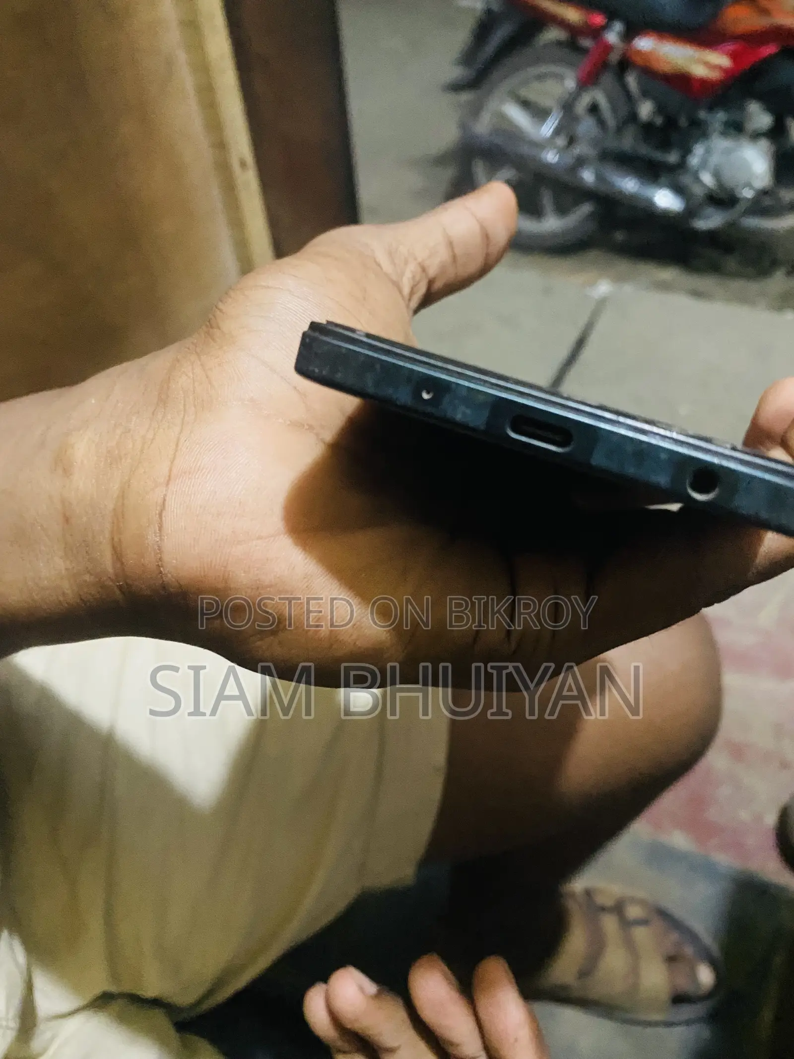 Vivo Y04 128 GB Blue
