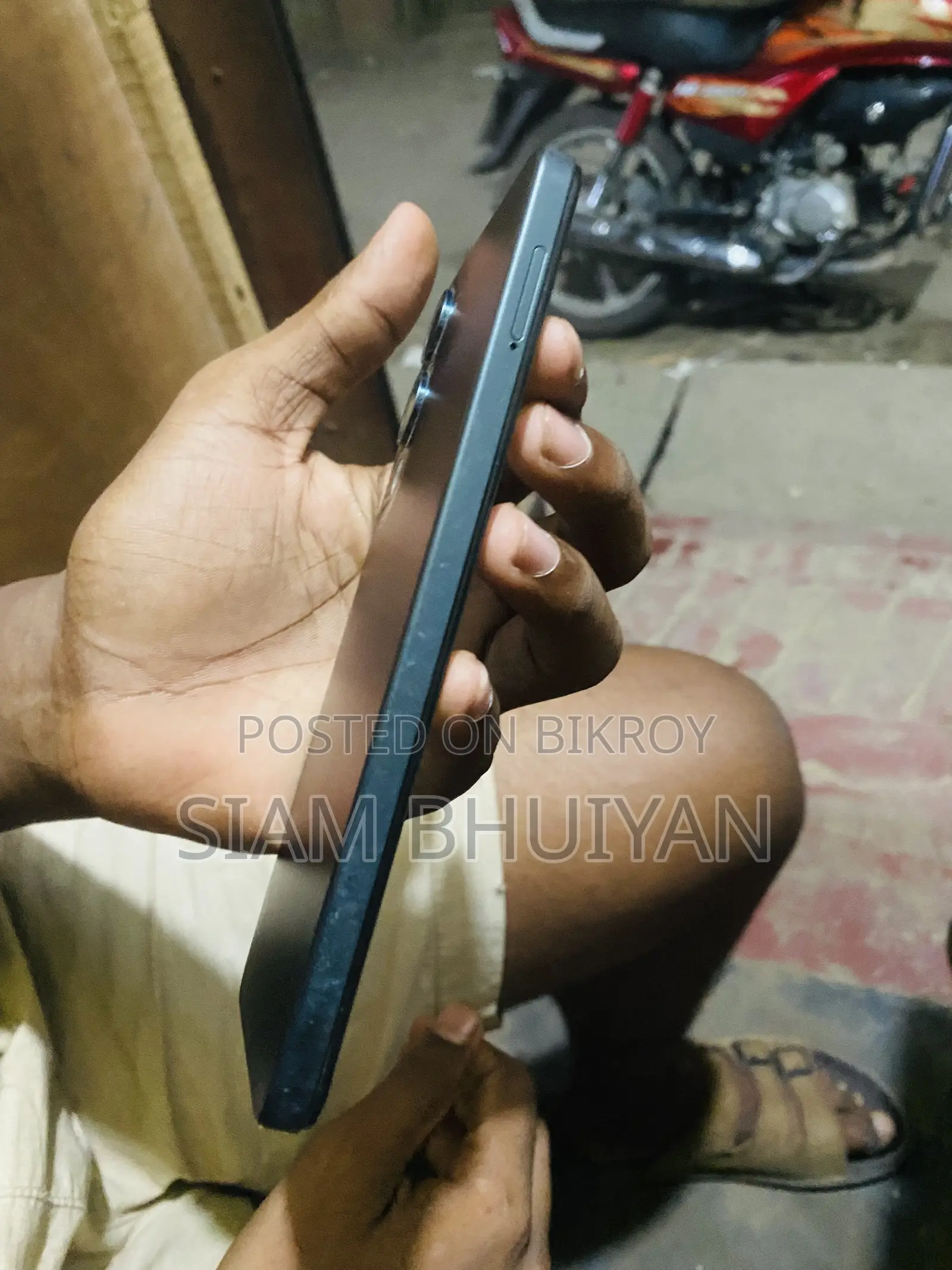 Vivo Y04 128 GB Blue