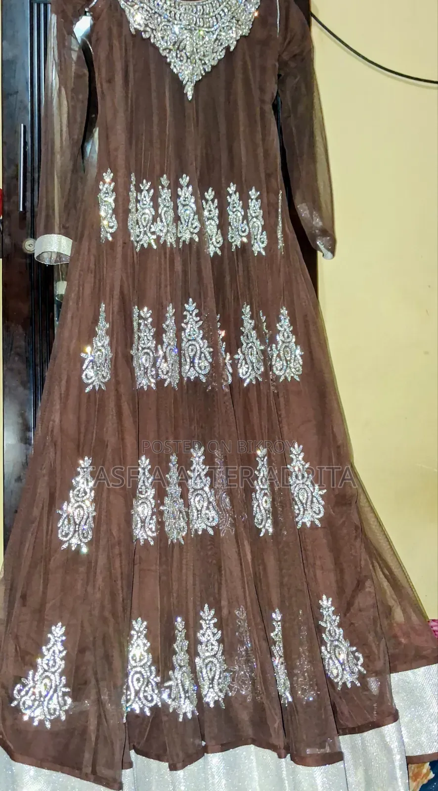 Unused Gorgeous Gown 2pis - Urgent Sell
