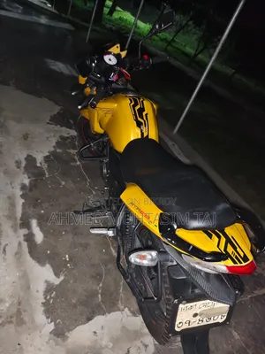 TVS Apache RTR 160 2V 2018 Yellow