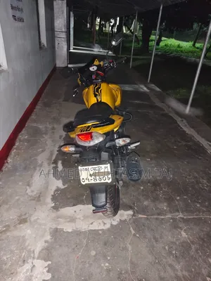 TVS Apache RTR 160 2V 2018 Yellow