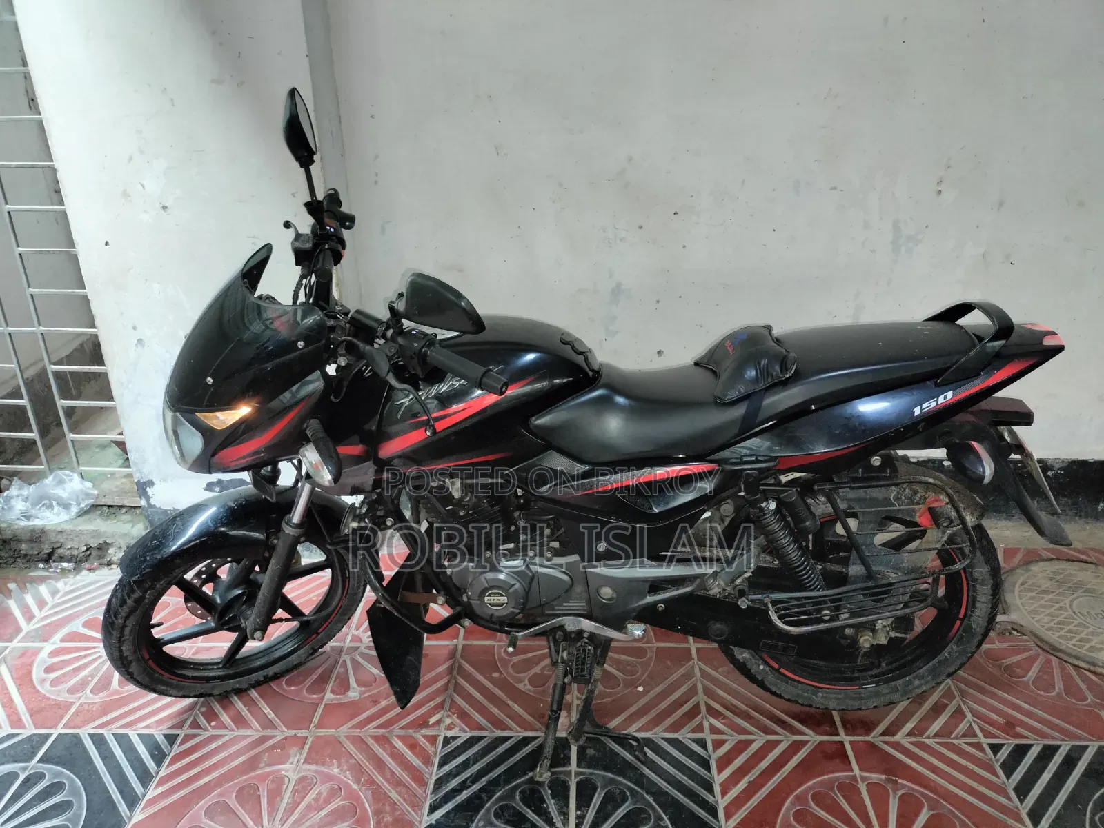 বাজাজ পালসার ১৫০ ২০১৮ কালো