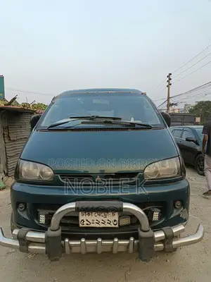 Mitsubishi Delica 1995 Blue