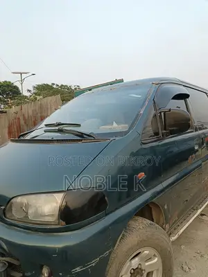 Mitsubishi Delica 1995 Blue