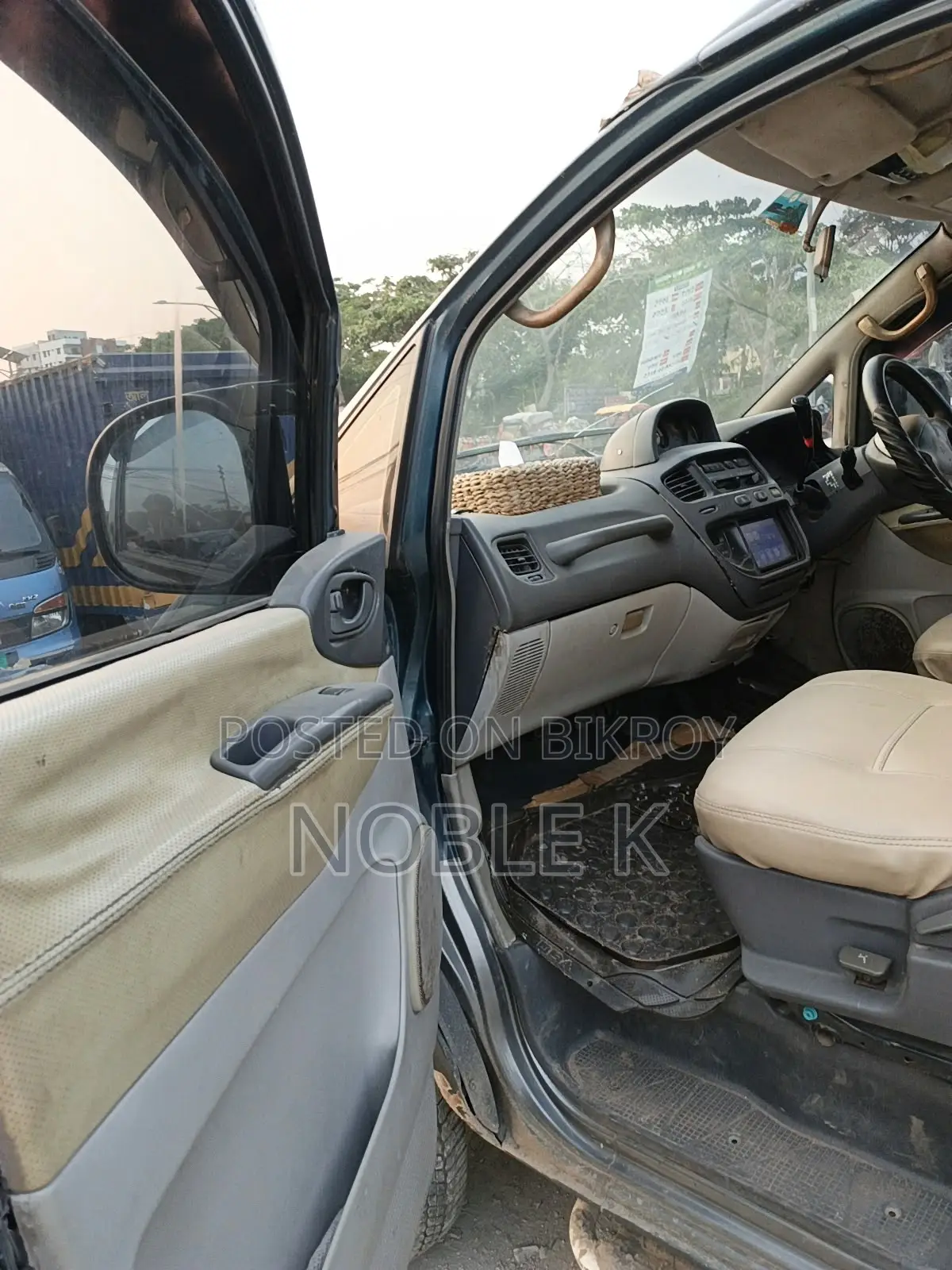 Mitsubishi Delica 1995 Blue