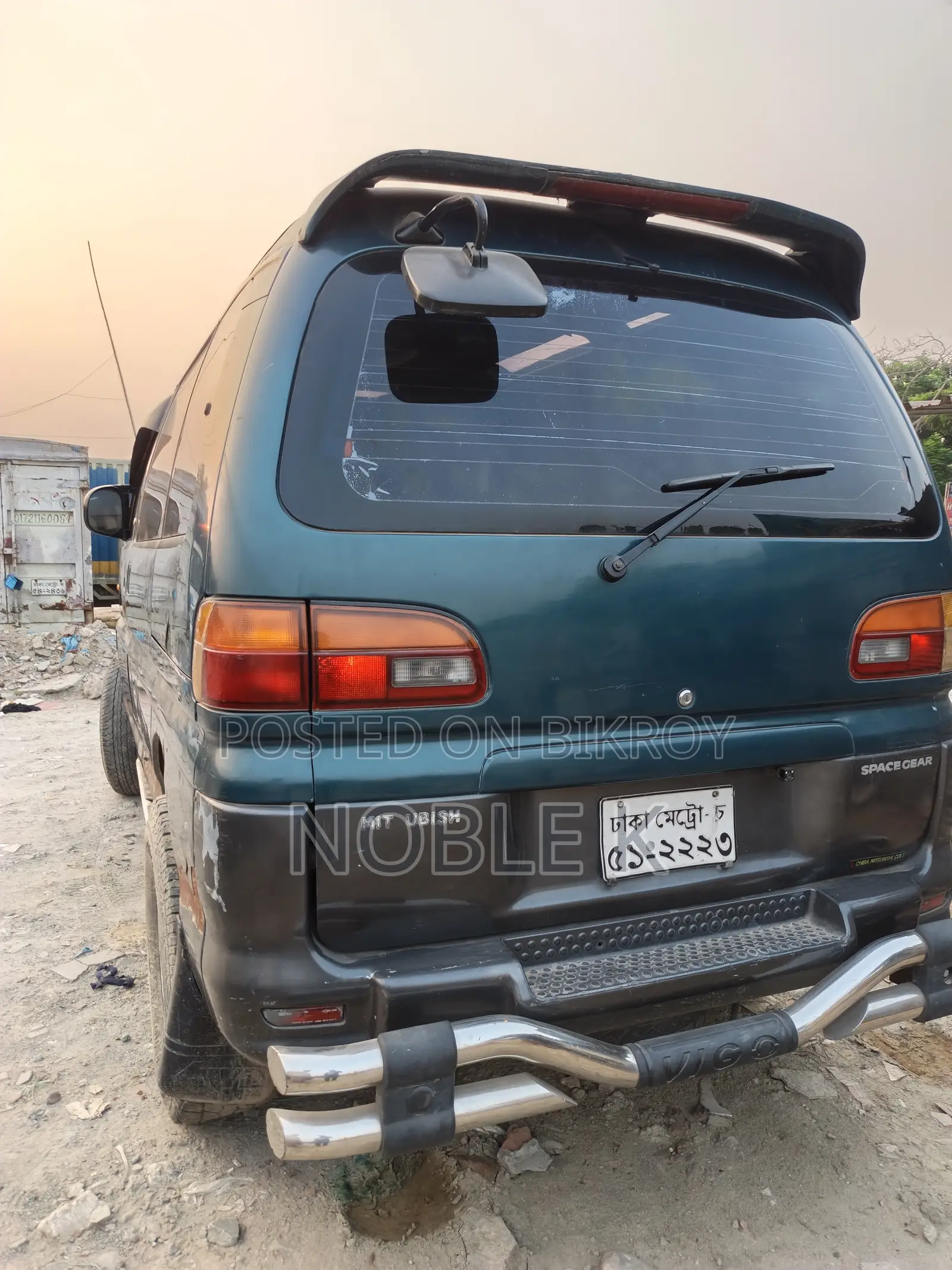 Mitsubishi Delica 1995 Blue