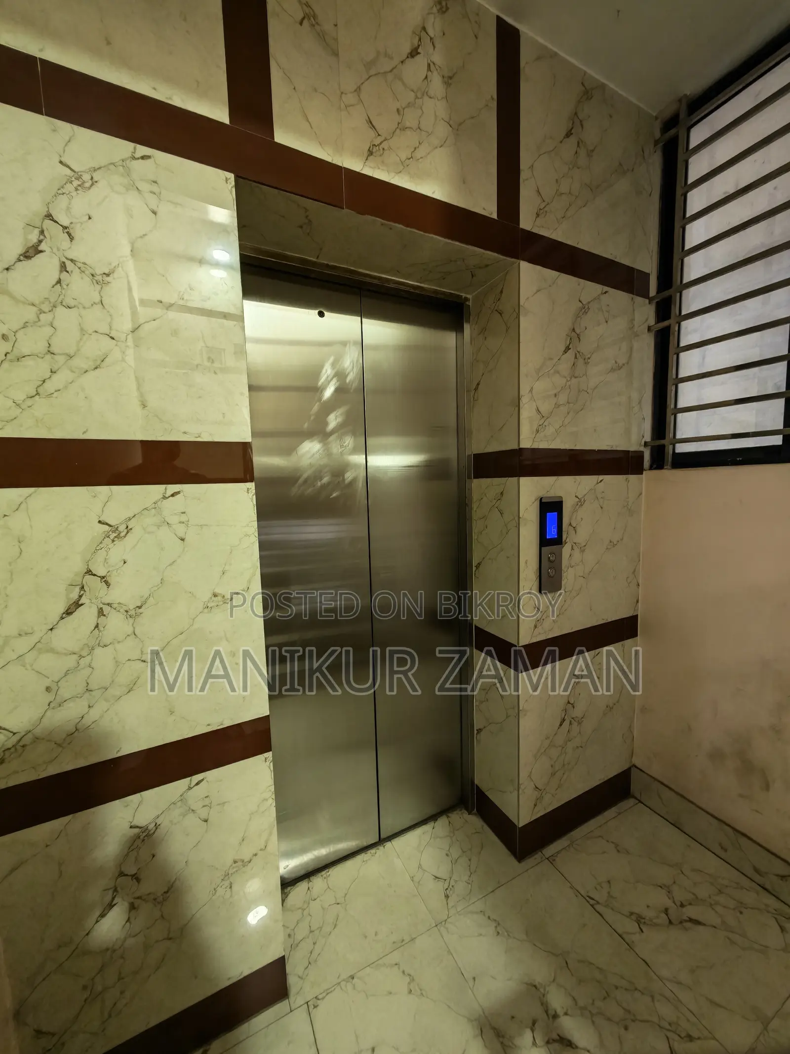 3 Bedroom Apartment in Post Office Mosque, Lalbag for sale