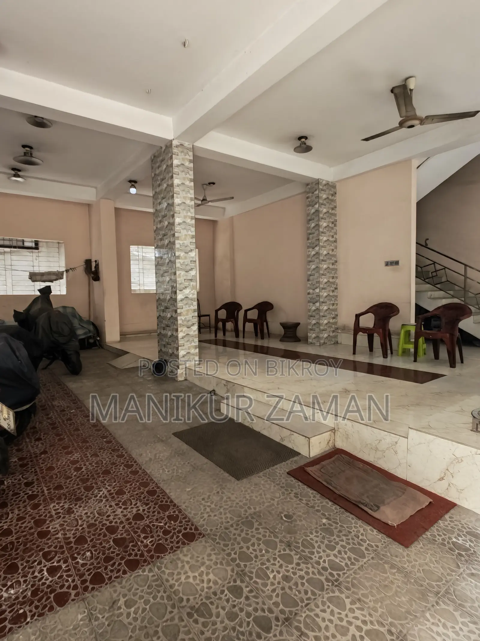 3 Bedroom Apartment in Post Office Mosque, Lalbag for sale