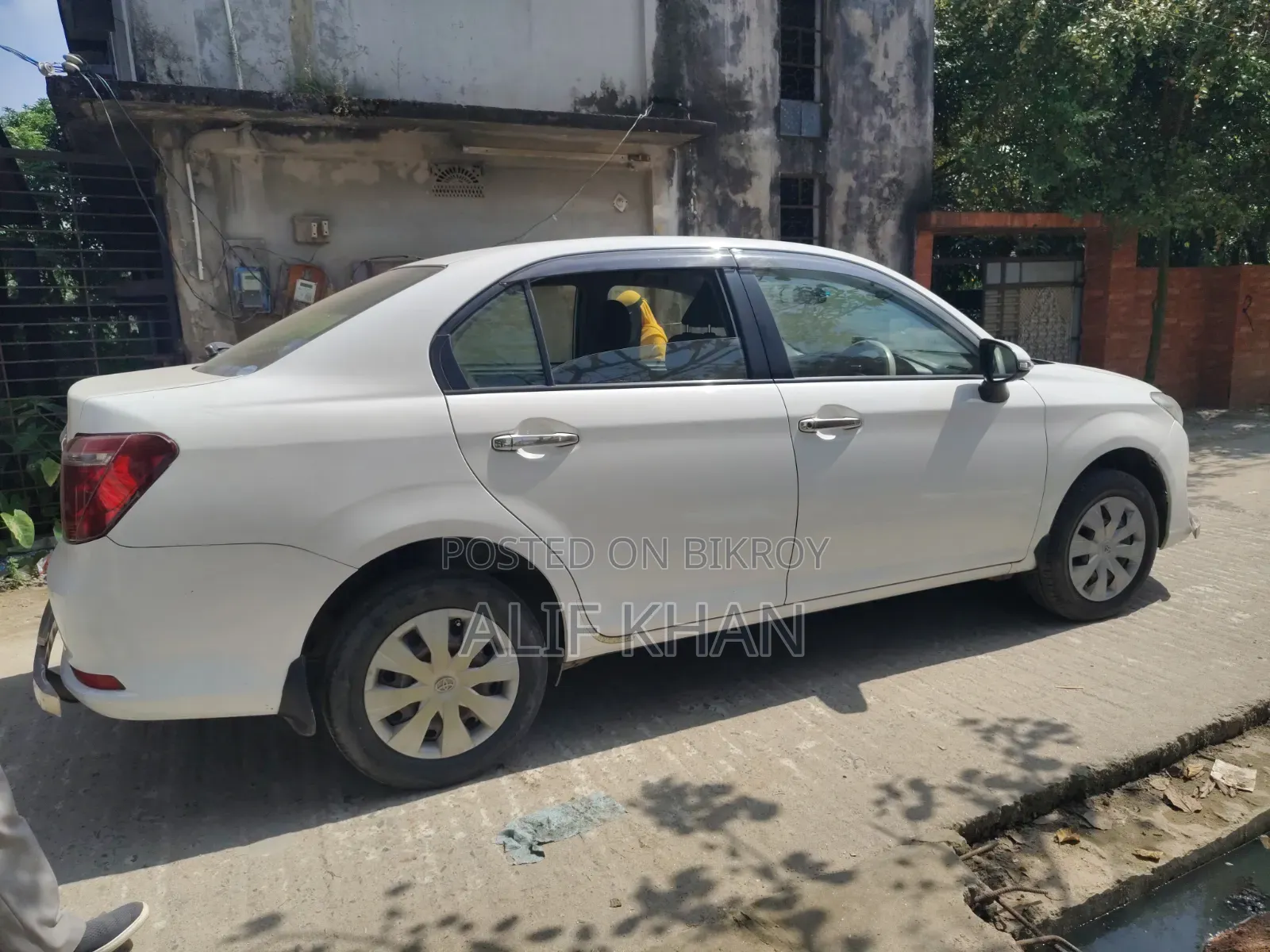 টয়োটা অ্যাক্সিও ১.৫ হাইব্রিড টুডব্লিউডি ২০১৭ পার্ল