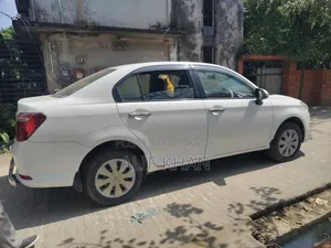 টয়োটা অ্যাক্সিও ১.৫ হাইব্রিড টুডব্লিউডি ২০১৭ পার্ল