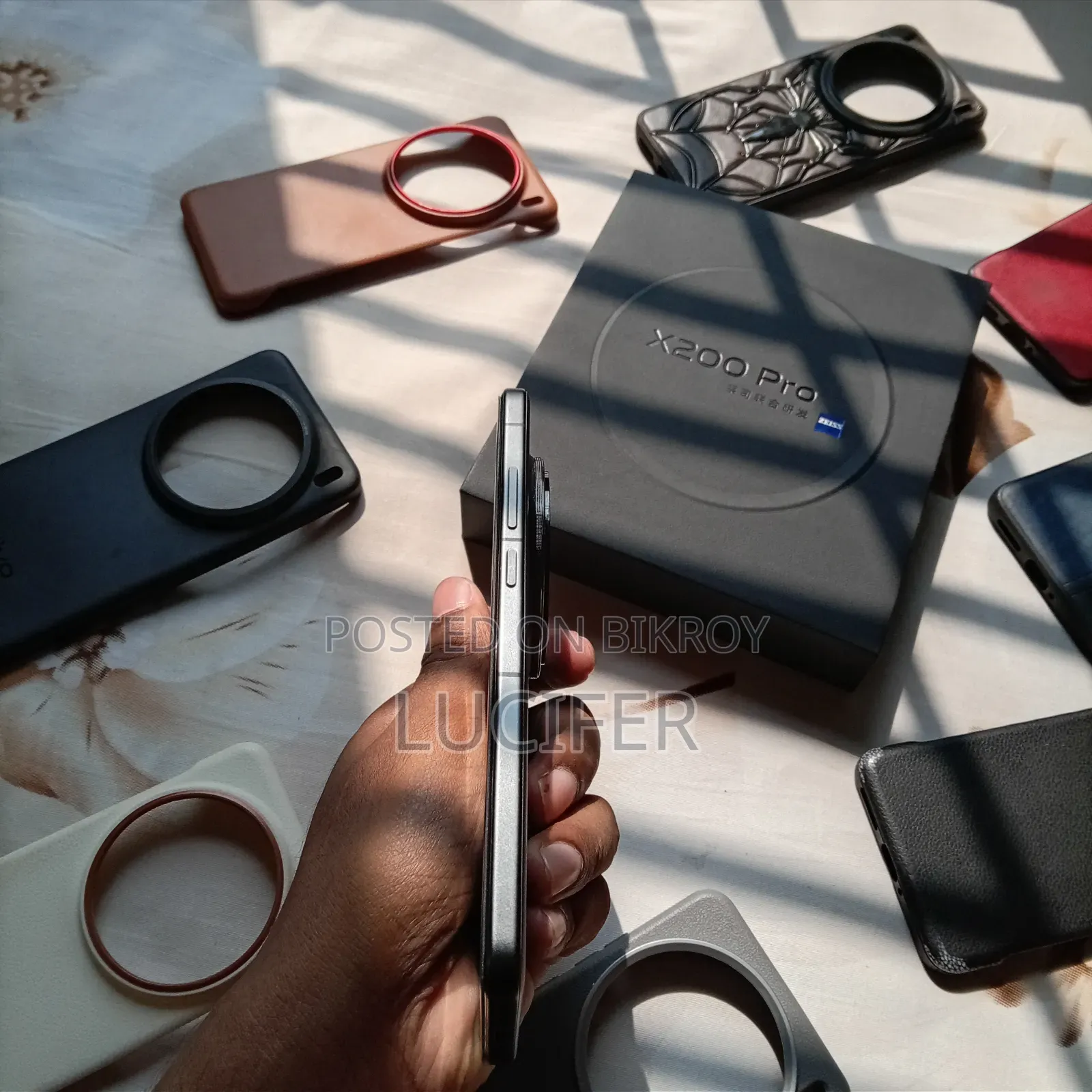 ভিভো এক্স২০০ প্রো ২৫৬ জিবি ব্ল্যাক