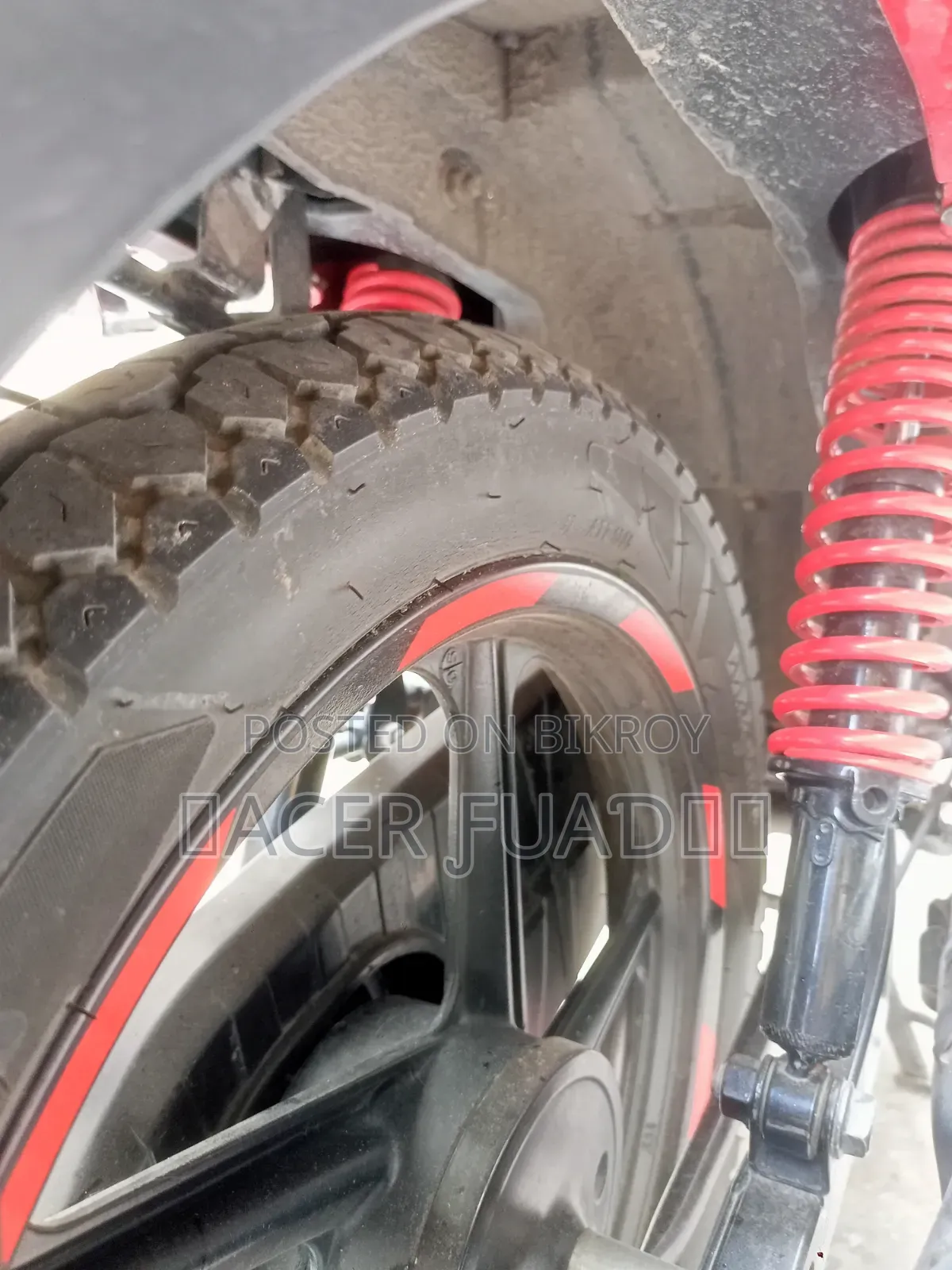 নিউ টিভিএস মেট্রো প্লাস ২০২৩ রেড