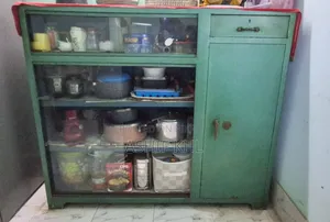 একটি স্টিলের শোকেস বিক্রি হবে।