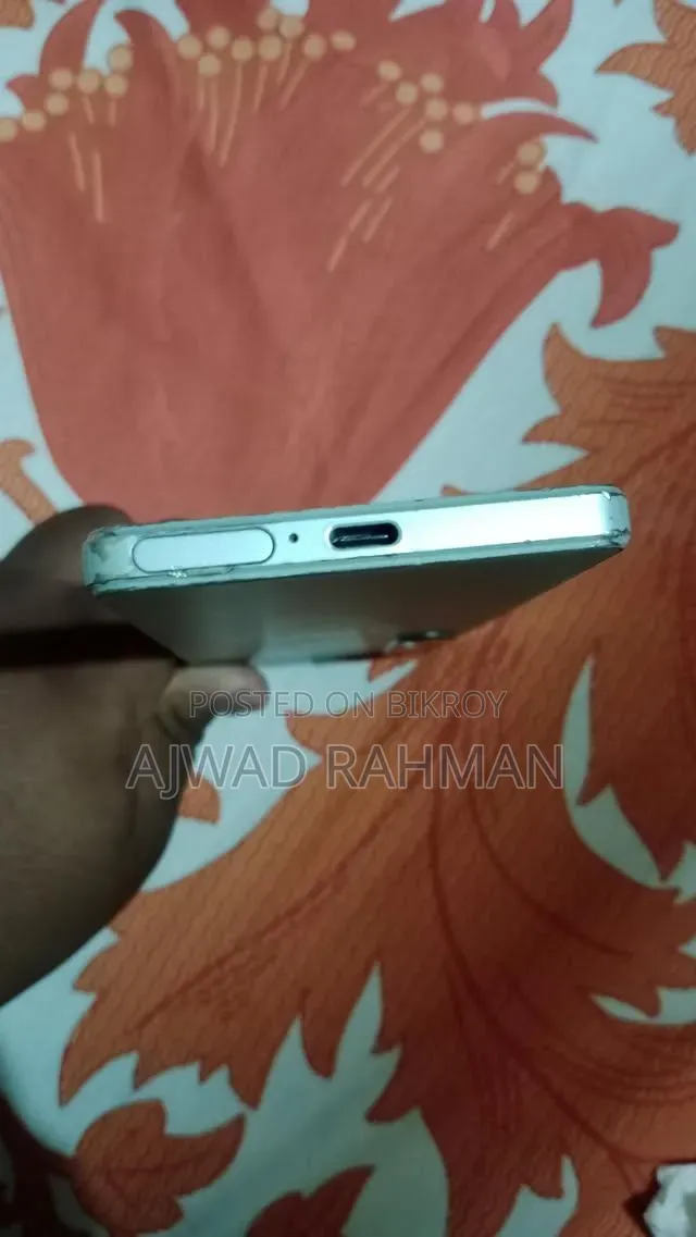 সনি এক্সপেরিয়া ১ মার্ক ৪ ২৫৬ জিবি সাদা
