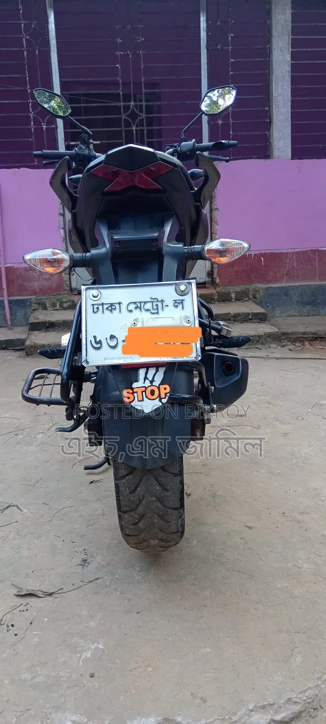 Honda Hornet 2023 Orange