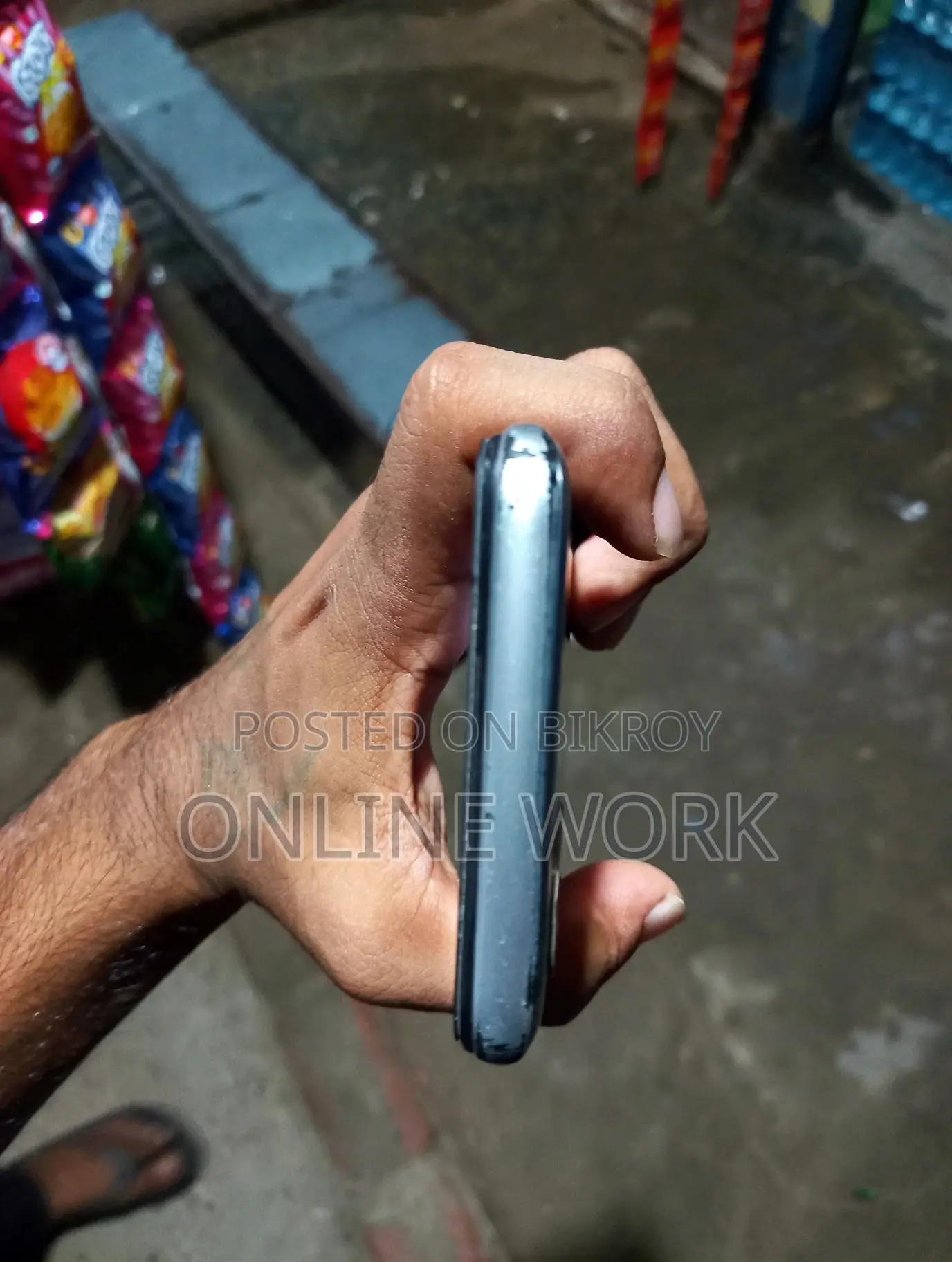রিয়েলমি নারজো ৩০। ১০০% সম্পন্ন ওকে মোবাইল। আলোচনা সাপেক্ষে নেয়া যাবে।