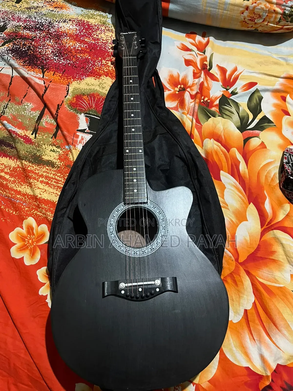 গিটার ব্র্যান্ড নিউ