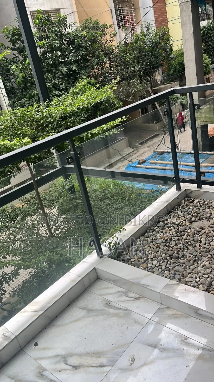 Providing furnished full flats and rooms for rent