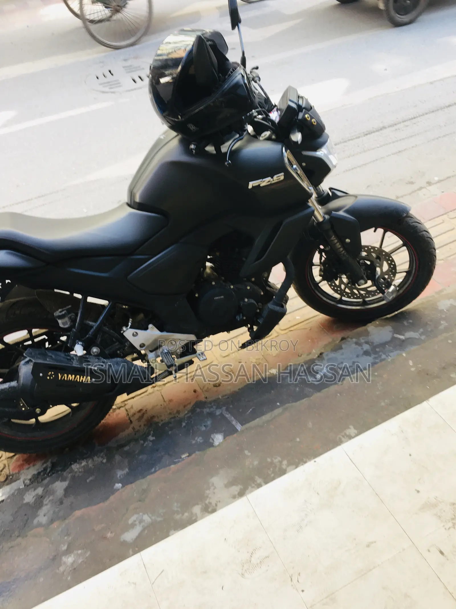 Yamaha FZS V4 2025 Black