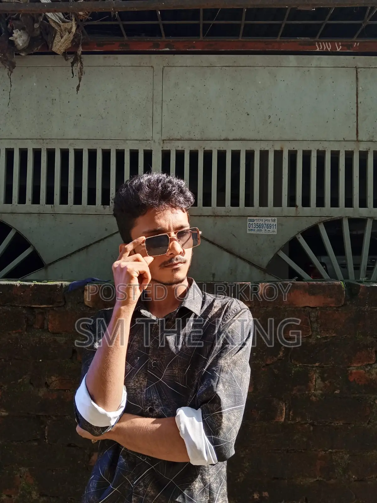 কসমেটিকস দোকানের জন্য সেলসম্যান