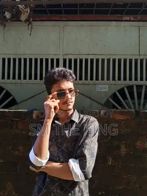 কসমেটিকস দোকানের জন্য সেলসম্যান