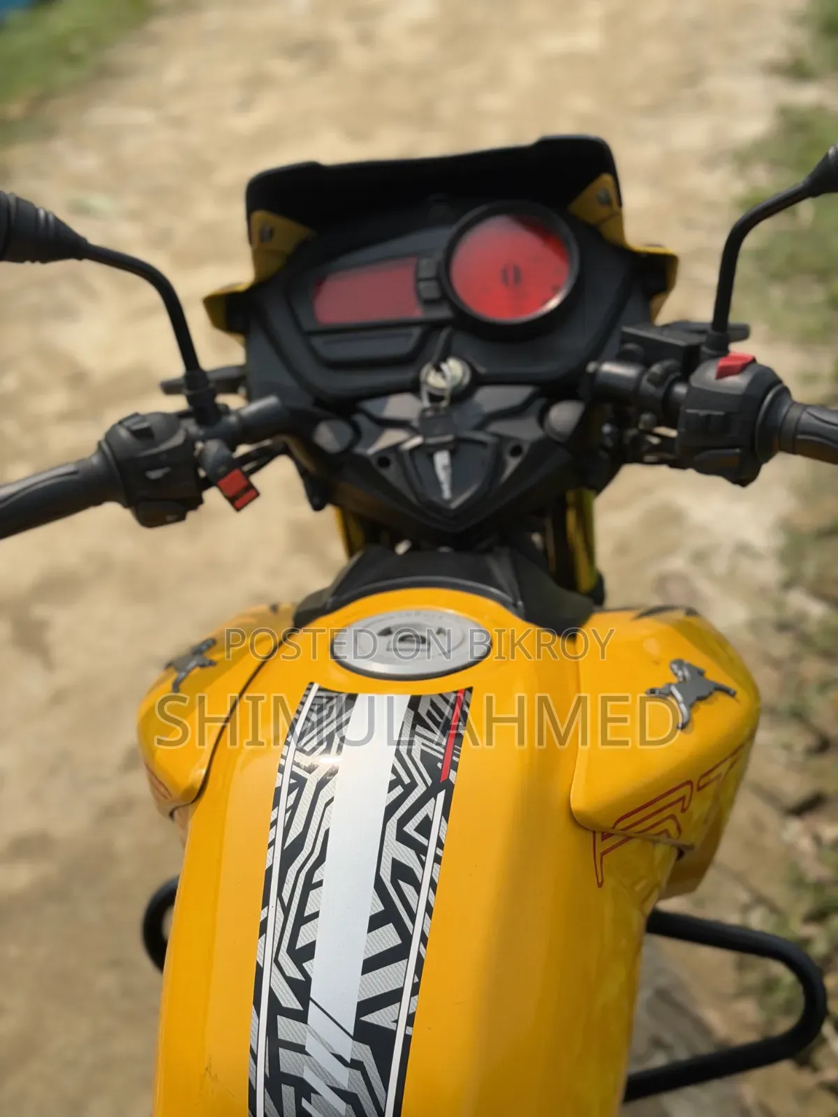 TVS Apache RTR 160 2V 2016 Yellow