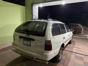 Toyota Corolla Fielder 2001 White