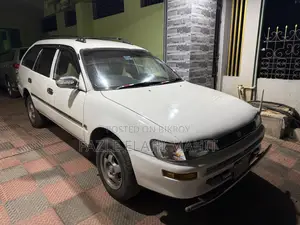 টয়োটা করোল্লা ফিল্ডার ২০০১ হোয়াইট