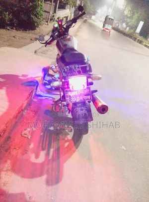 ডায়াং ডিওয়াই১০০-এ ২০০৬ লাল