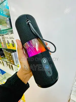 আওয়ে ওয়াই৬৬৯ লাইট আইপিএক্স৬ ওয়াটারপ্রুফ ব্লুটুথ স্পিকার ৩০ডব্লিউ আরজিবি লাইট সহ