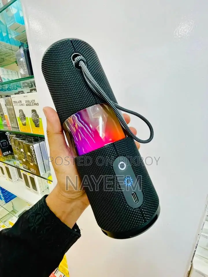 আওয়ে ওয়াই৬৬৯ লাইট আইপিএক্স৬ ওয়াটারপ্রুফ ব্লুটুথ স্পিকার ৩০ডব্লিউ আরজিবি লাইট সহ