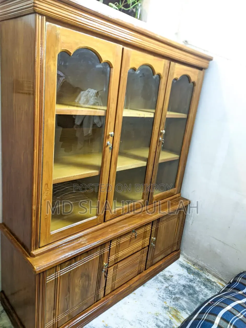 শোকেস
