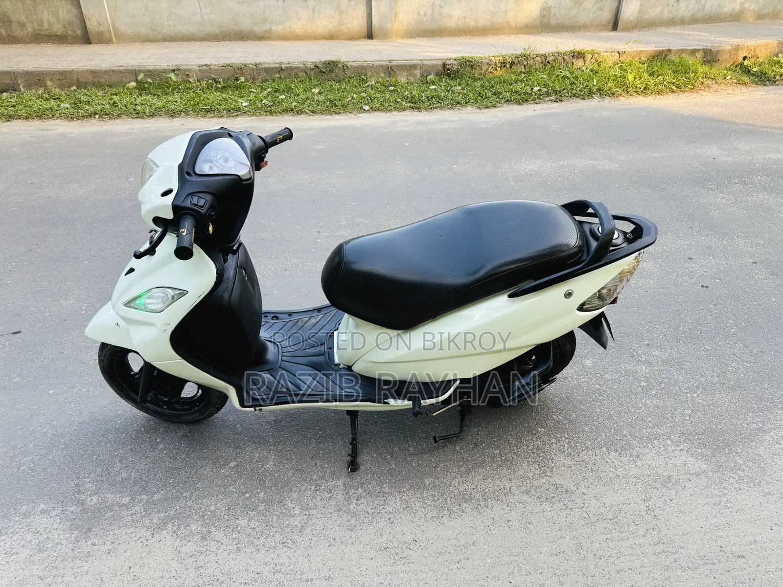 টিভিএস উইগো ২০১৫ হোয়াইট