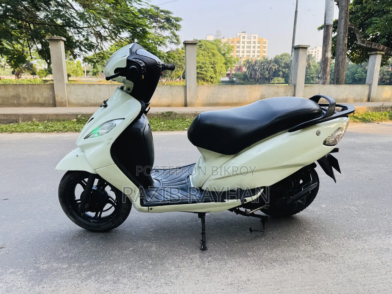 টিভিএস উইগো ২০১৫ হোয়াইট