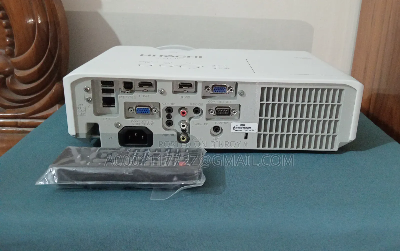 HITACHI CP-X3041WN PROJECTOR Made in Japan