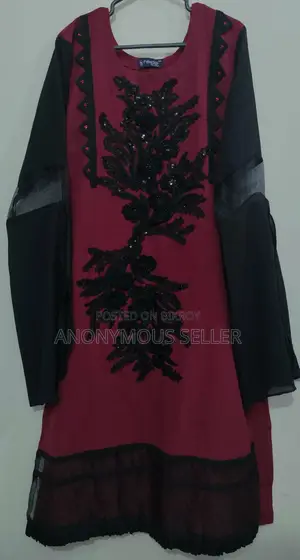 ঘরের অপ্রয়োজনীয় জিনিসপত্র সরানো