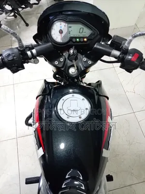 Bajaj Pulsar 150 2025 Black