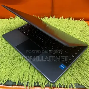 Intel Core i3, 128gb SSD, 8gb-Ram, 8th Gen, 13.3" Led