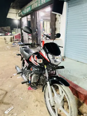 হিরো এইচএফ ডিলাক্স ২০১৮ ব্ল্যাক