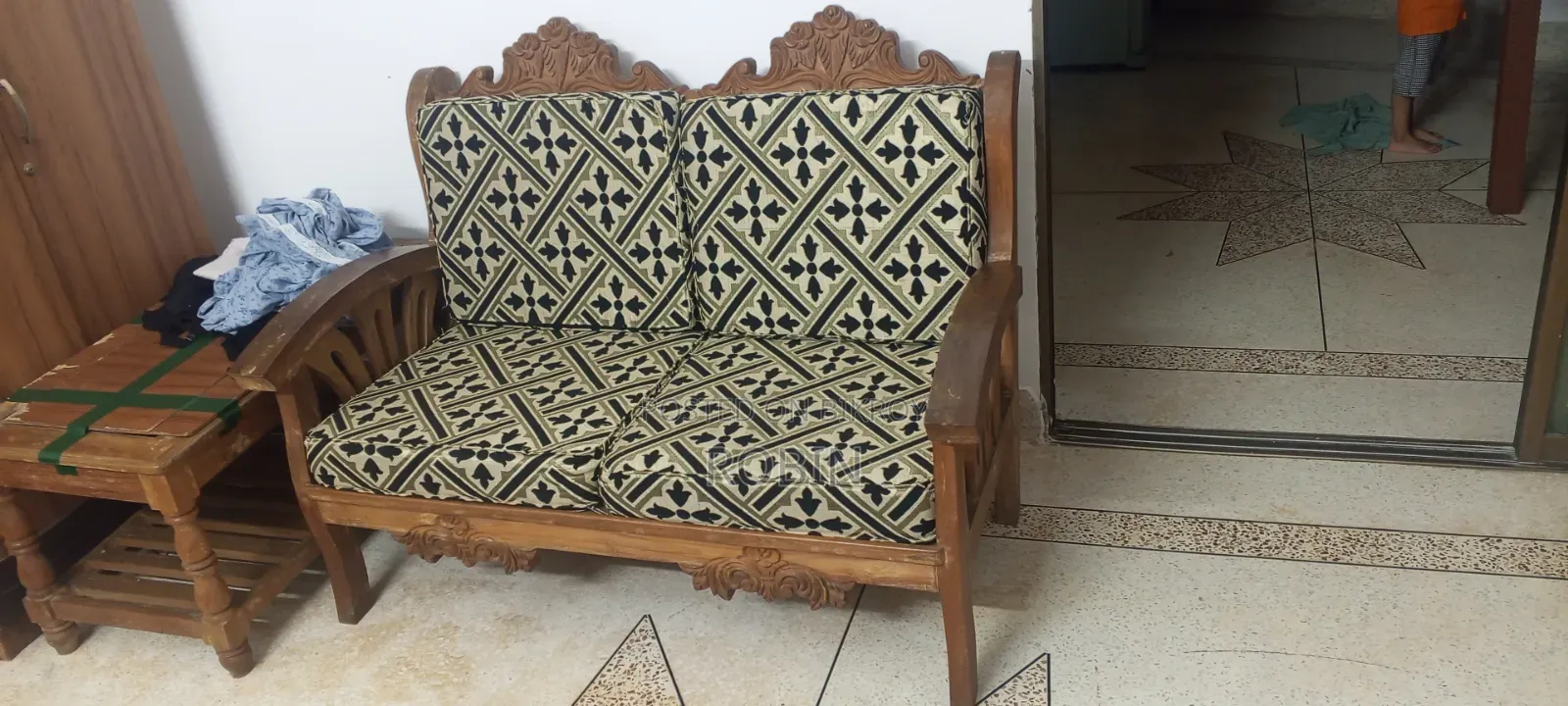 আলমিরা, ওয়ার্ড্রপ, ড্রেসিং টেবিল ও সোফা